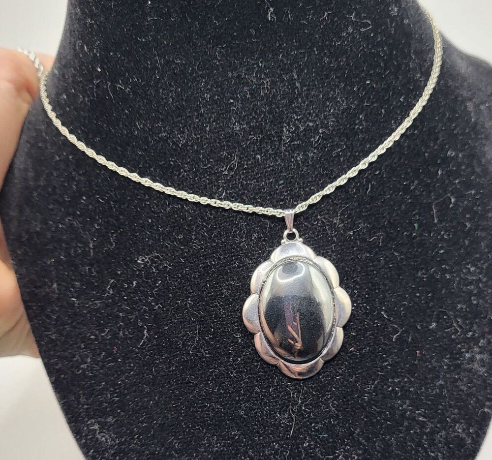 Hematite Oval Pendant Necklace 18in